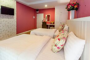 Gallery Lake View Hotel