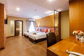 Gallery Lake View Hotel