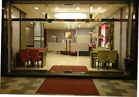 Camelot Inn