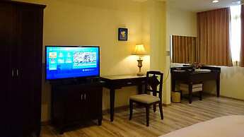 Camelot Inn