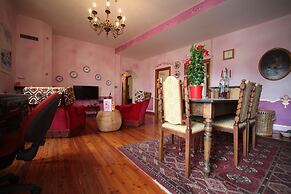 Azalea & Glicine House