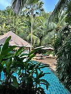 HULA HULA RESORT l truly tropical and fun wellness