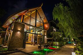 HULA HULA RESORT l truly tropical and fun wellness