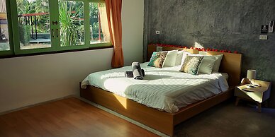 Tonmai Suites