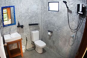Tonmai Suites