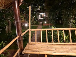 Tonmai Suites