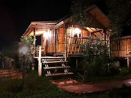 Tonmai Suites