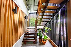 Tonmai Suites