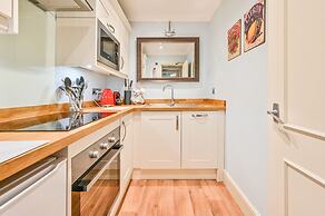 Muntham Holiday Apartments & Town House