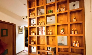 Hotel Green View - Behind Pramarth Niketan