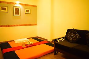 Hotel Green View - Behind Pramarth Niketan