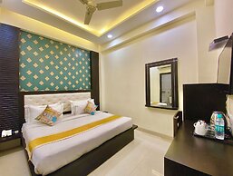 Hotel Green View - Behind Pramarth Niketan