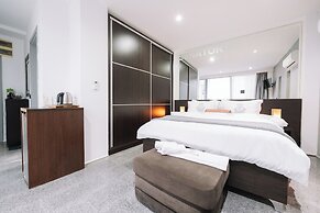 Hotel Senator