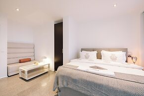 Hotel Senator