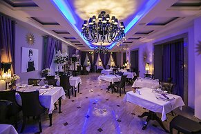 Enigma Hotel