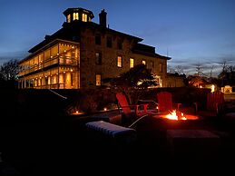 Stone House Inn