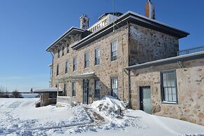 Stone House Inn