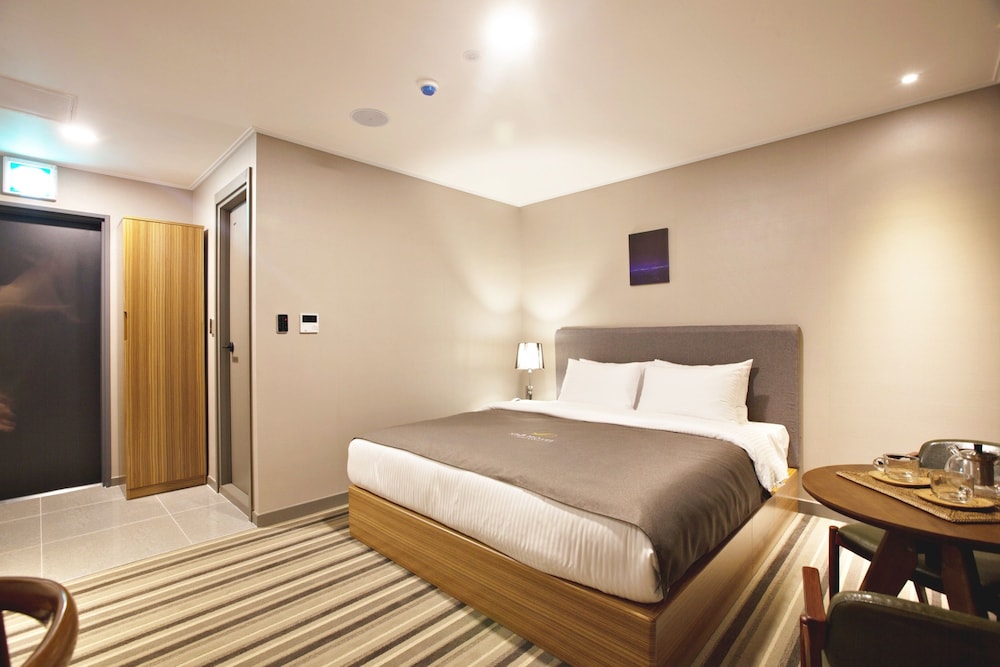 GNB Hotel