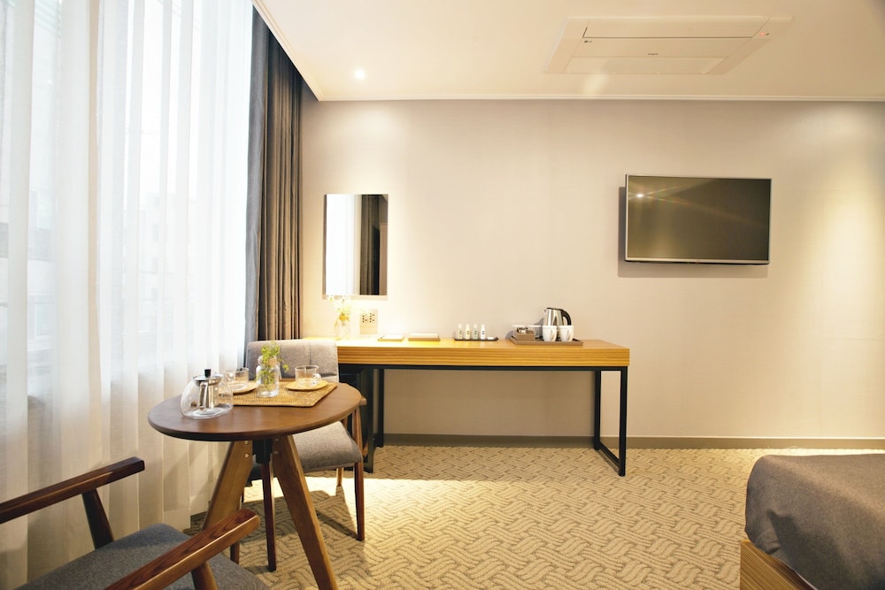 GNB Hotel
