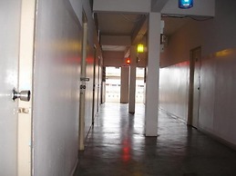 B&B House & Hostel