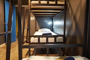 B&B House & Hostel