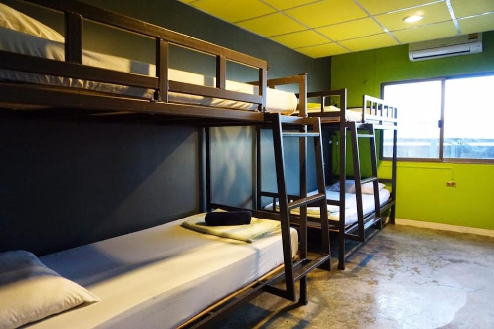 B&B House & Hostel