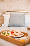 Vintage Hotel on French Boulevard