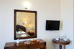 Tesoro Hotel