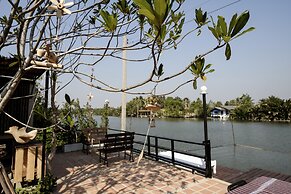 Amphawa Caza Platuu