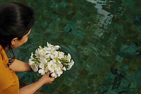 Villa White Queen Resort & Spa
