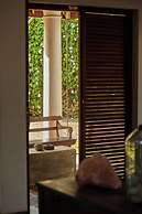 Villa White Queen Resort & Spa