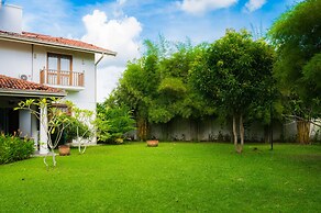 Villa White Queen Resort & Spa