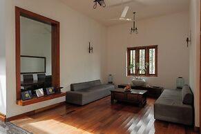 Villa White Queen Resort & Spa