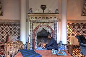 Riad Kaiss by Anika