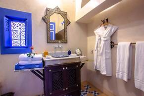 Riad Kaiss by Anika