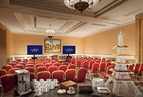 The Parisian Macao