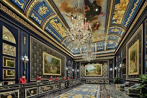 The Parisian Macao