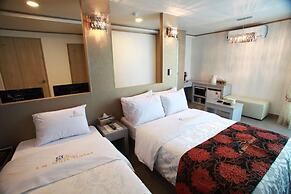La Nuit Hotel