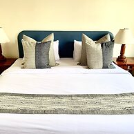 Riverhouse Hotel - The Teak House