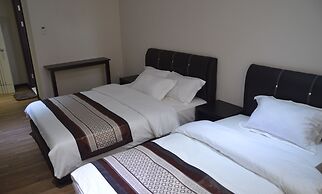 Qu Lin Resident