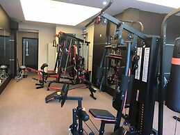 Qu Lin Resident
