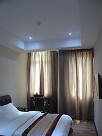 Qu Lin Resident