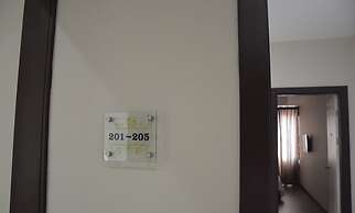 Qu Lin Resident