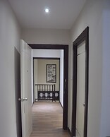 Qu Lin Resident