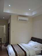 Qu Lin Resident