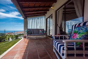 Ericeira Villa Surf Camp Hostel