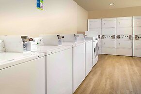 WoodSpring Suites Fargo North Near NDSU