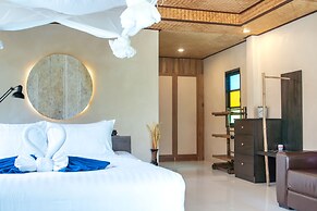 Long Beach Chalet