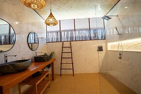 Long Beach Chalet
