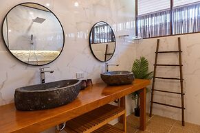 Long Beach Chalet